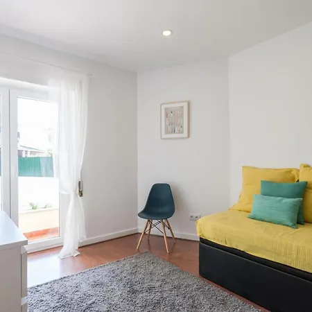 Flh Carcavelos Family House