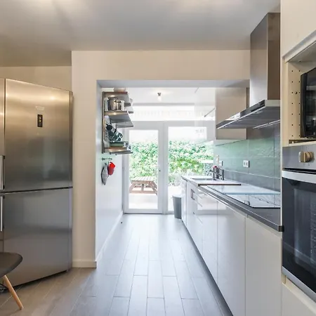 Flh Carcavelos Family House